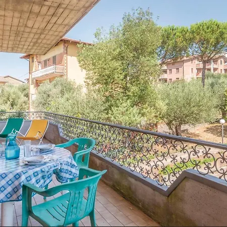 Апартаменты Awesome In W/ Outdoor Swimming Pool And 1 Bedrooms