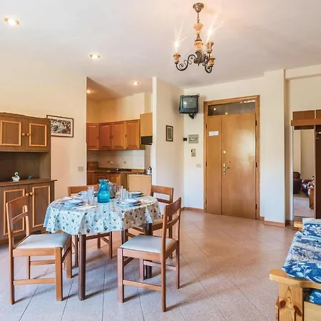 Awesome In W/ Outdoor Swimming Pool And 1 Bedrooms *