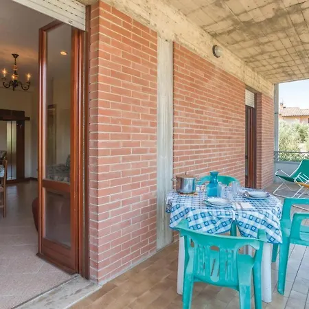 Apartment Awesome In W/ Outdoor Swimming Pool And 1 Bedrooms Tuoro sul Trasimeno