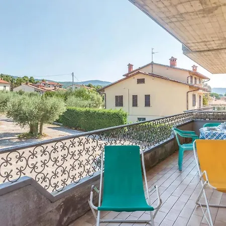 Апартаменты Awesome In W/ Outdoor Swimming Pool And 1 Bedrooms *